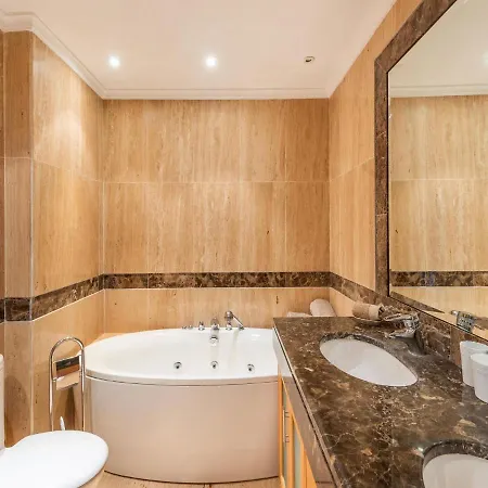 Premium In With Sauna Apartment